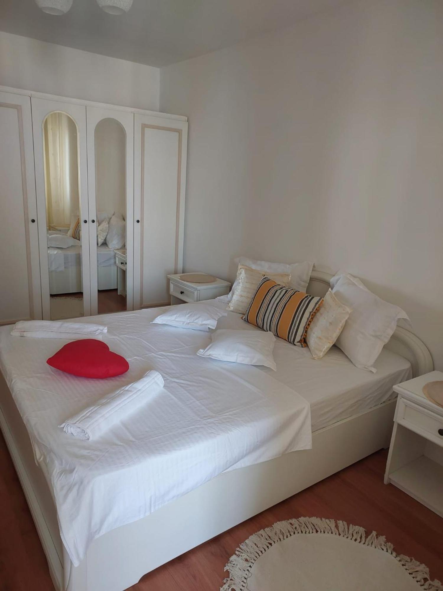Panorama Mega Apartament Pantelimon Bucureşti Ngoại thất bức ảnh